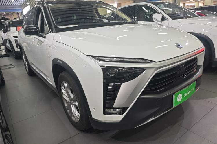 Used Nio ES8 2020 580 km Range 7-Seater Version Front Right 45 Deg