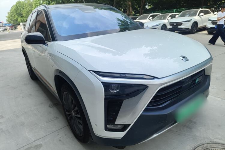 Used Nio ES8 2020 415 km Range 7-Seater Version Front Right 45 Deg