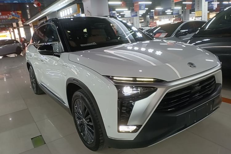 Used Nio ES8 2020 580 km Range Six-Seater Version Front Right 45 Deg