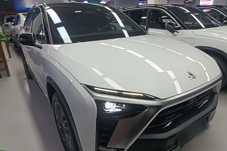 Used Nio ES8 2020 580 km Range Six-Seater Version Front Right 45 Deg