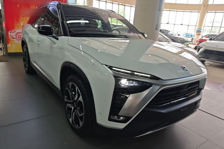 Used Nio ES8 2020 580 km Range Six-Seater Version Front Right 45 Deg