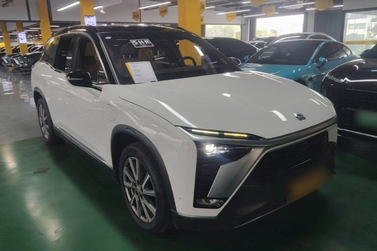 Used Nio ES8 2020 415 km Range 6-Seater Version Front Right 45 Deg