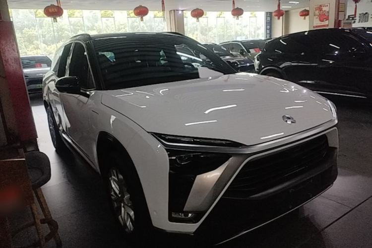Used Nio ES8 2020 415 km Range 6-Seater Version Front Right 45 Deg