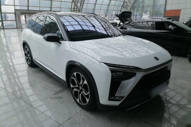 Used Nio ES8 2020 415 km Range 6-Seater Version Front Right 45 Deg
