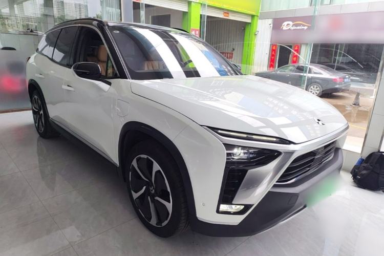 Used Nio ES8 2020 415 KM Signature Edition 7-Seater Version Front Right 45 Deg