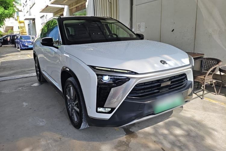 Used Nio ES8 2020 415 km Range 6-Seater Version Front Right 45 Deg