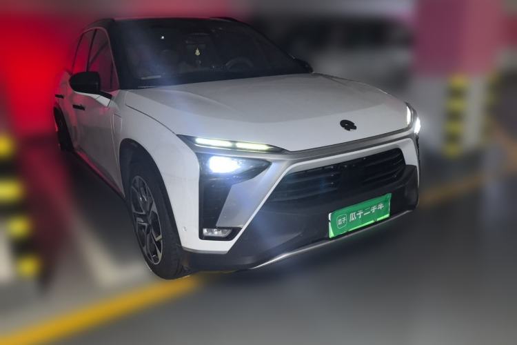 Used Nio ES8 2020 580 km Range Signature Edition Six-Seater Version Front Right 45 Deg