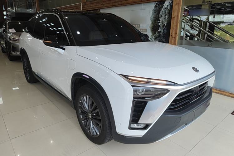 Used Nio ES8 2020 415 km Range 7-Seater Version Front Right 45 Deg