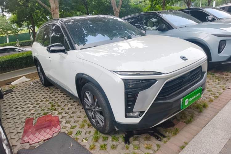 Used Nio ES8 2020 580 km Range 7-Seater Version Front Right 45 Deg
