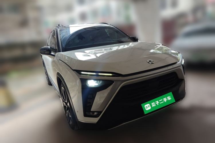 Used Nio ES8 2020 415 km Signature Edition 6-Seater Version Front Right 45 Deg