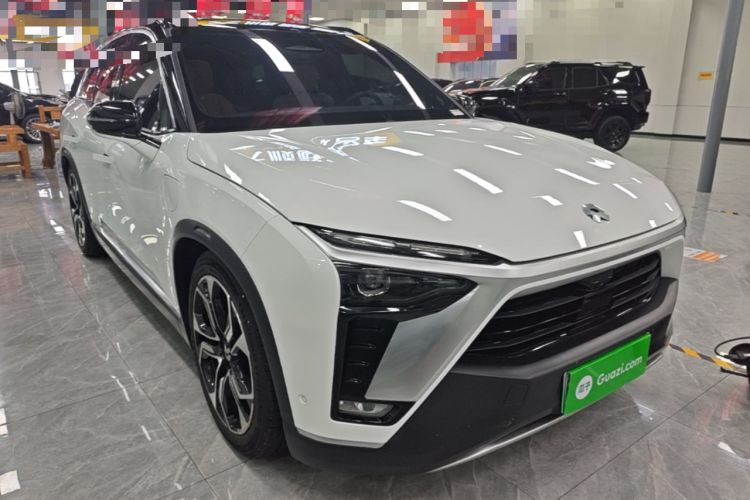Used Nio ES8 2020 580 km Range Signature Edition Six-Seater Version Front Right 45 Deg