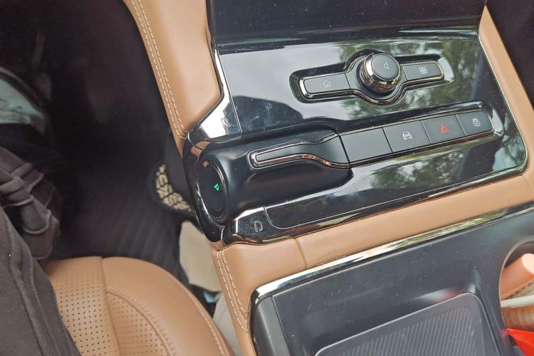 Used Nio ES8 2020 415 km Signature Edition 6-Seater Version Gear Lever