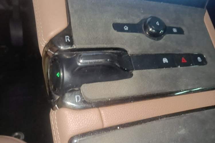 Used Nio ES8 2020 415 km Signature Edition 6-Seater Version Gear Lever
