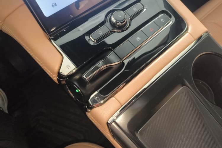 Used Nio ES8 2020 580 km Range Signature Edition Six-Seater Version Gear Lever