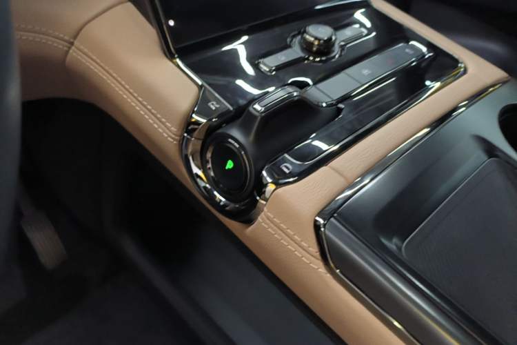 Used Nio ES8 2020 415 km Signature Edition 6-Seater Version Gear Lever