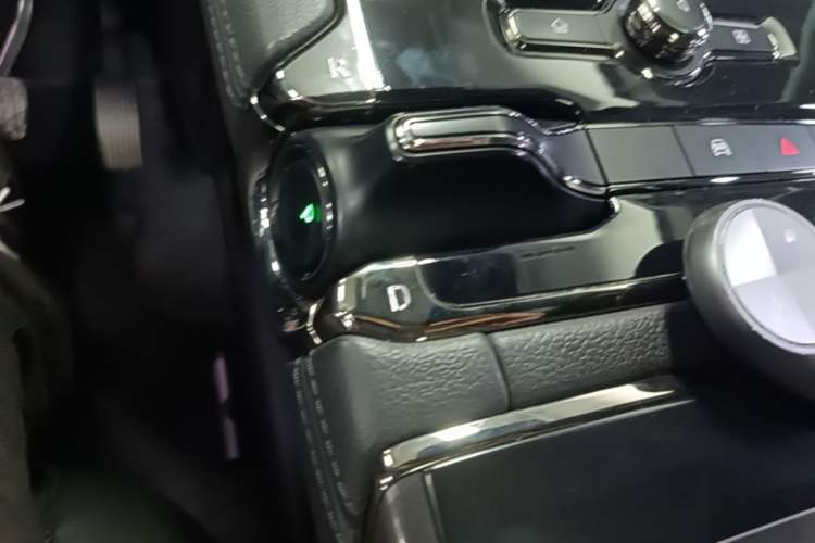 Used Nio ES8 2020 580 km Range Six-Seater Version Gear Lever