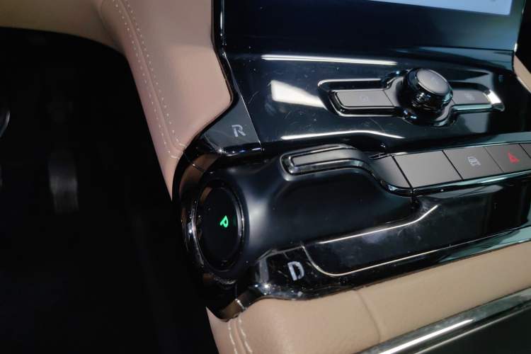 Used Nio ES8 2020 415 km Range 7-Seater Version Gear Lever