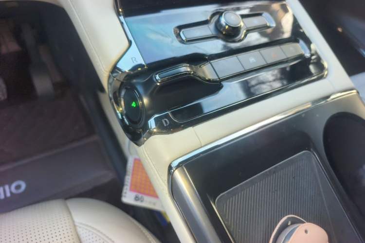 Used Nio ES8 2020 415 km Signature Edition 6-Seater Version Gear Lever