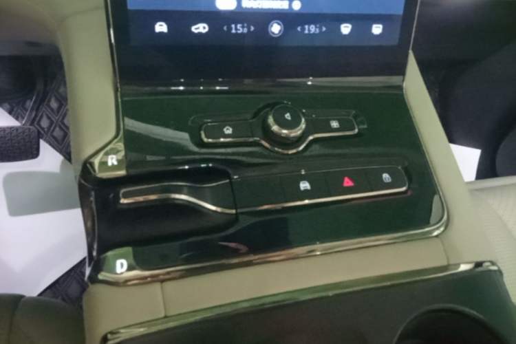 Used Nio ES8 2020 415 km Signature Edition 6-Seater Version Gear Lever