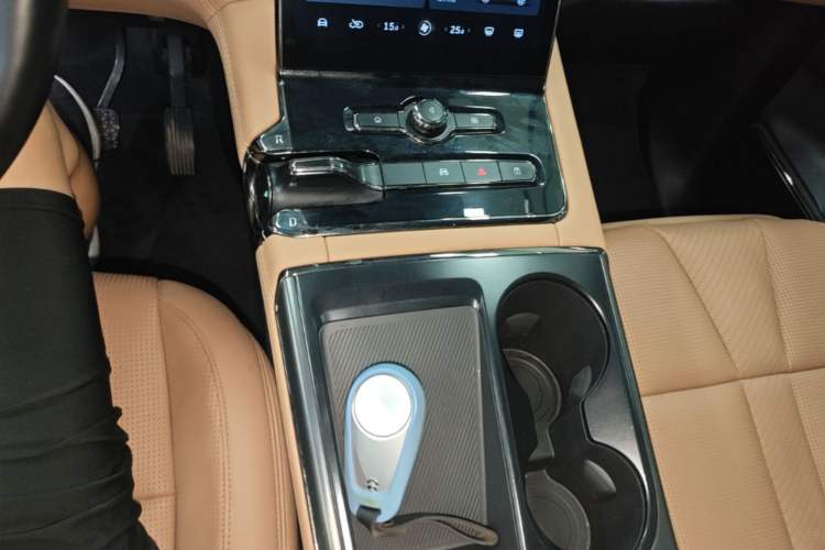 Used Nio ES8 2020 580 km Range Signature Edition Six-Seater Version Gear Lever