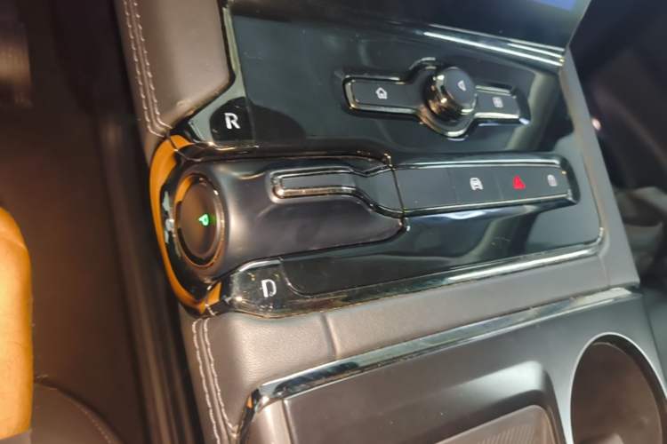 Used Nio ES8 2020 415 km Signature Edition 6-Seater Version Gear Lever