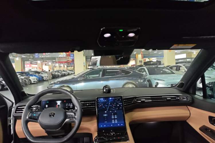 Used Nio ES8 2020 580 km Range Six-Seater Version Headliner