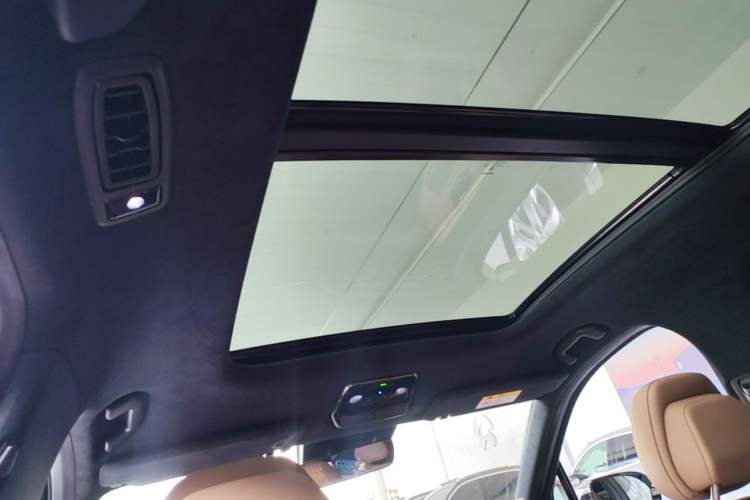 Used Nio ES8 2020 415 KM Signature Edition 7-Seater Version Headliner