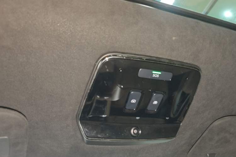 Used Nio ES8 2020 580 km Range Signature Edition Six-Seater Version Headliner