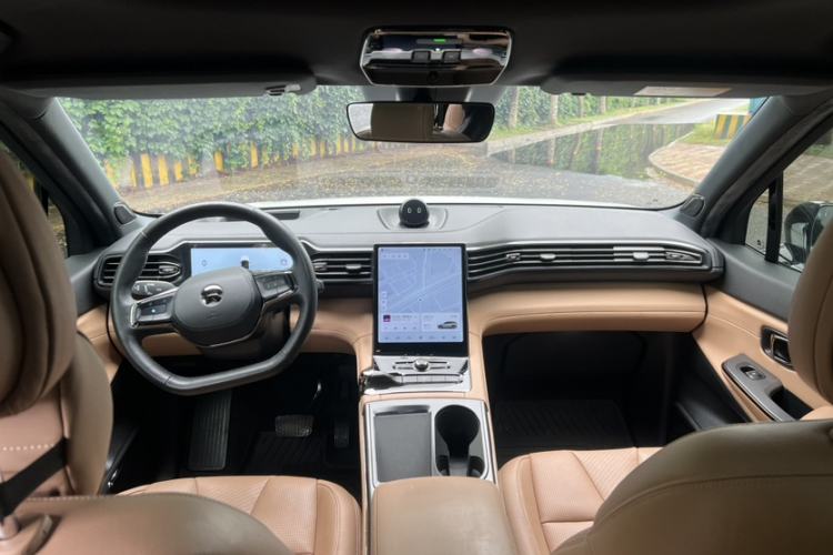 Used Nio ES8 2020 580 km Range Signature Edition Six-Seater Version Interior 1