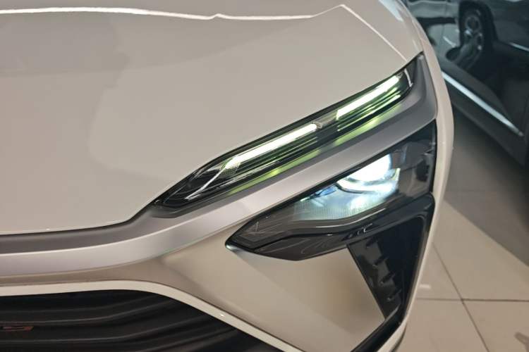 Used Nio ES8 2020 580 km Range 7-Seater Version Left Front Headlight