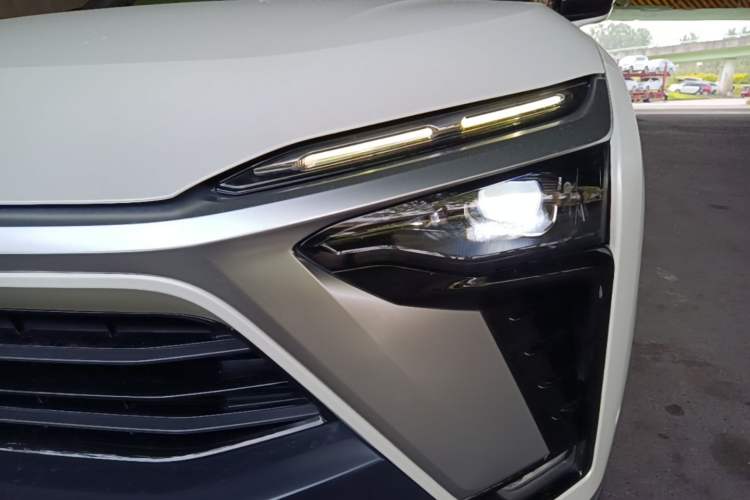 Used Nio ES8 2020 580 km Range Signature Edition Six-Seater Version Left Front Headlight