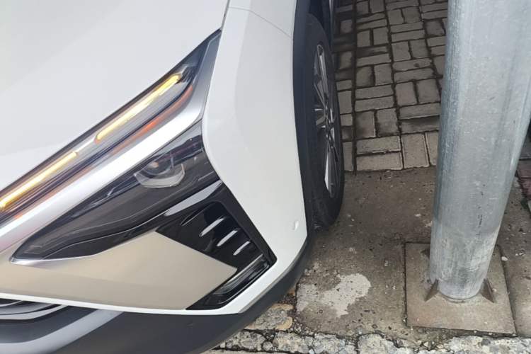 Used Nio ES8 2020 580 km Range Signature Edition Six-Seater Version Left Front Headlight