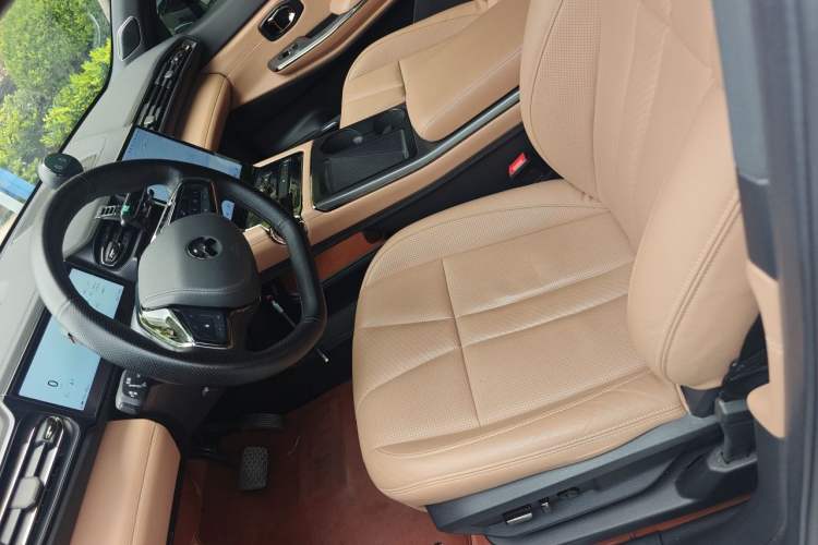 Used Nio ES8 2020 580 km Range 7-Seater Version Left Front Seat
