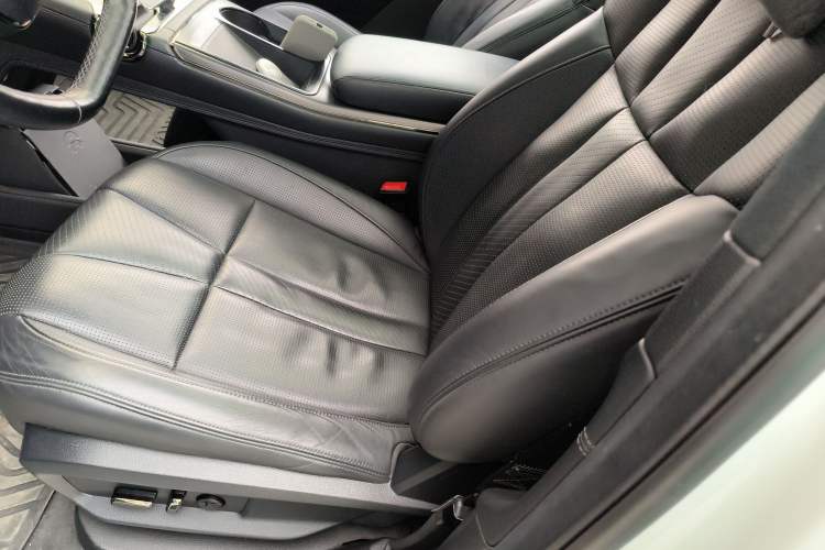 Used Nio ES8 2020 415 km Signature Edition 6-Seater Version Left Front Seat