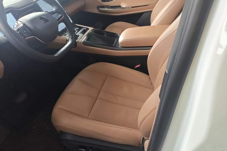 Used Nio ES8 2020 580 km Range Signature Edition Six-Seater Version Left Front Seat