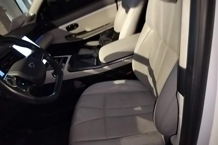 Used Nio ES8 2020 580 km Range Signature Edition Six-Seater Version Left Front Seat