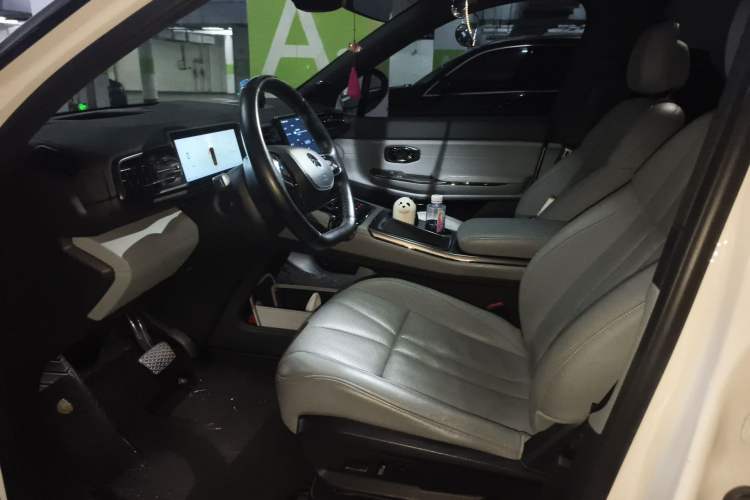 Used Nio ES8 2020 415 km Range 6-Seater Version Left Front Seat