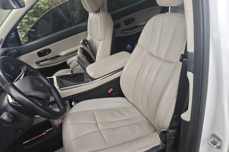 Used Nio ES8 2020 415 km Range 6-Seater Version Left Front Seat