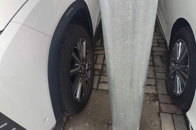 Used Nio ES8 2020 580 km Range Signature Edition Six-Seater Version Left Front Wheel Hub