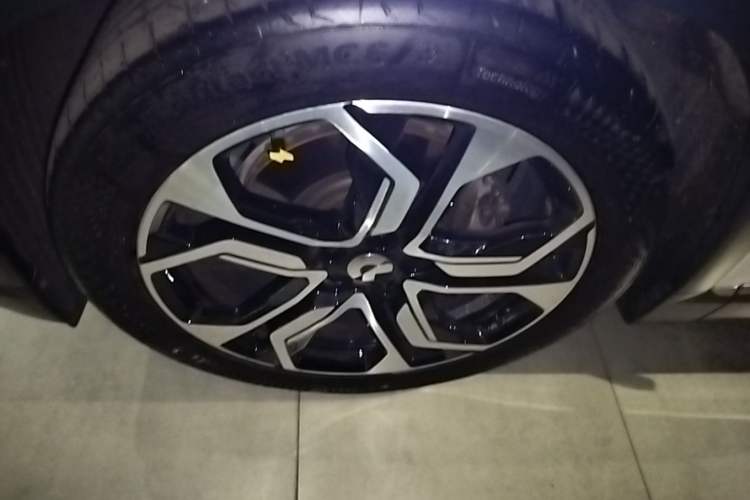 Used Nio ES8 2020 580 km Range Signature Edition Six-Seater Version Left Front Wheel Hub