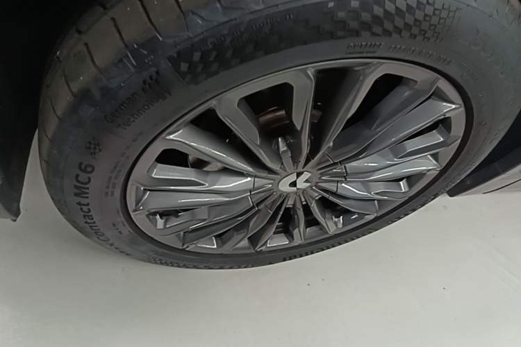 Used Nio ES8 2020 580 km Range Six-Seater Version Left Front Wheel Hub