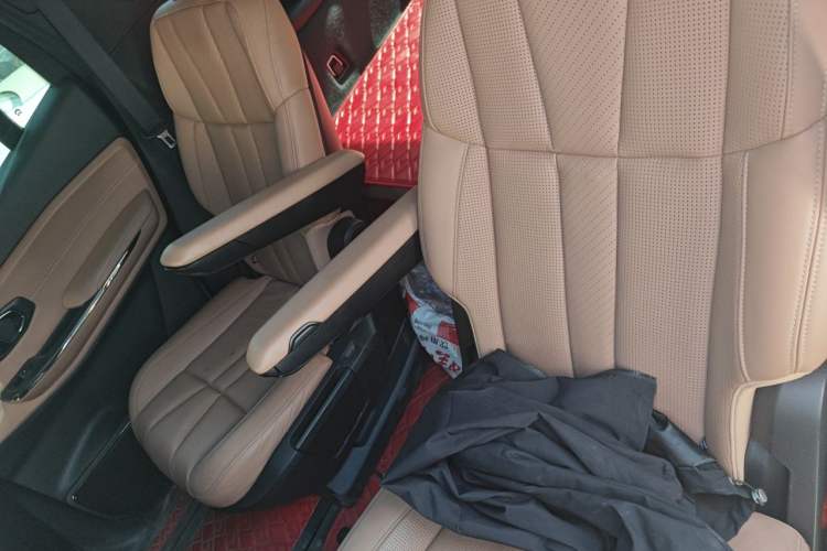Used Nio ES8 2020 415 km Signature Edition 6-Seater Version Left Rear Seat