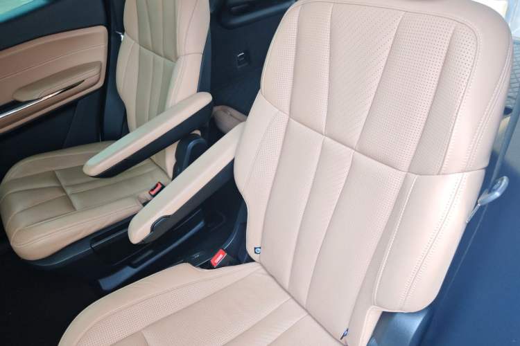 Used Nio ES8 2020 415 km Signature Edition 6-Seater Version Left Rear Seat