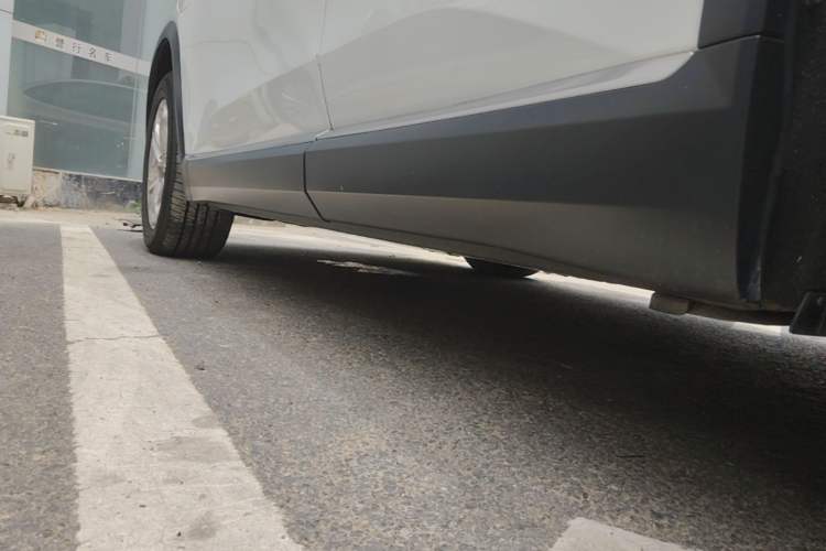 Used Nio ES8 2020 415 km Range 6-Seater Version Left Side Sill