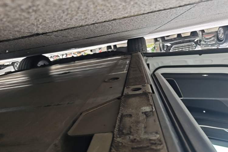 Used Nio ES8 2020 415 km Range 7-Seater Version Left Side Sill