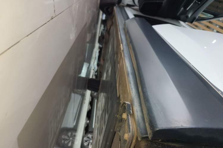 Used Nio ES8 2020 450KM Signature Edition Six-Seater Version Left Side Sill