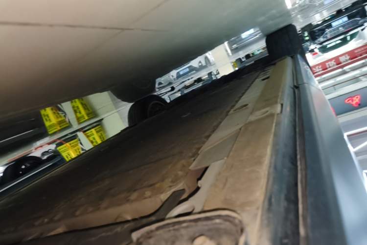 Used Nio ES8 2020 580 km Range Six-Seater Version Left Side Sill