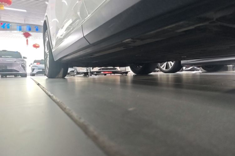 Used Nio ES8 2020 580 km Range 7-Seater Version Left Side Sill