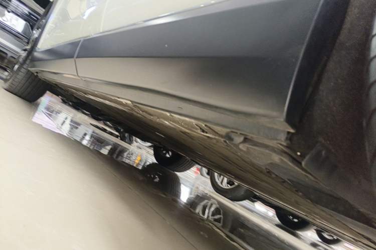 Used Nio ES8 2020 580 km Range Six-Seater Version Left Side Sill