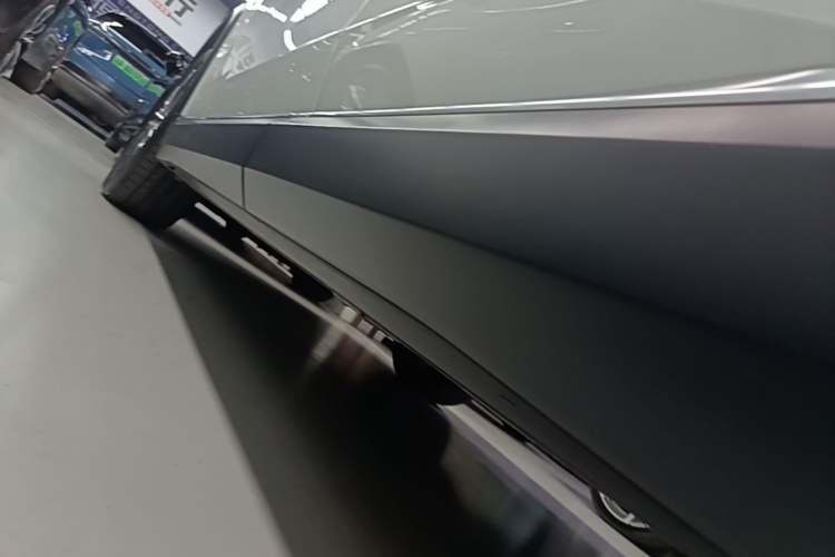 Used Nio ES8 2020 580 km Range Six-Seater Version Left Side Sill